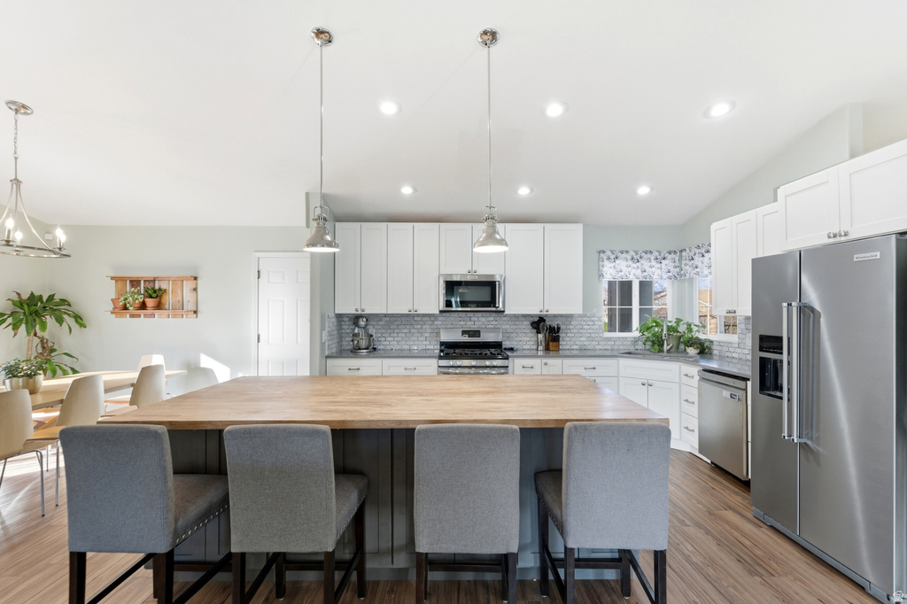 9327 S UINTA HILLS DR West Jordan, UT 84088