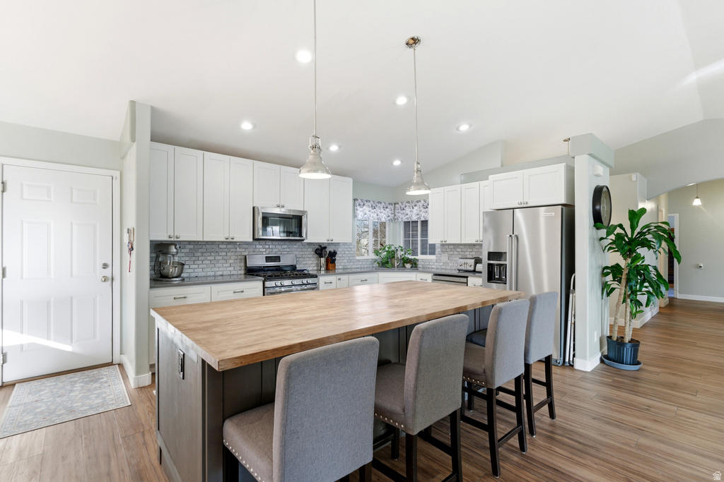 9327 S UINTA HILLS DR West Jordan, UT 84088