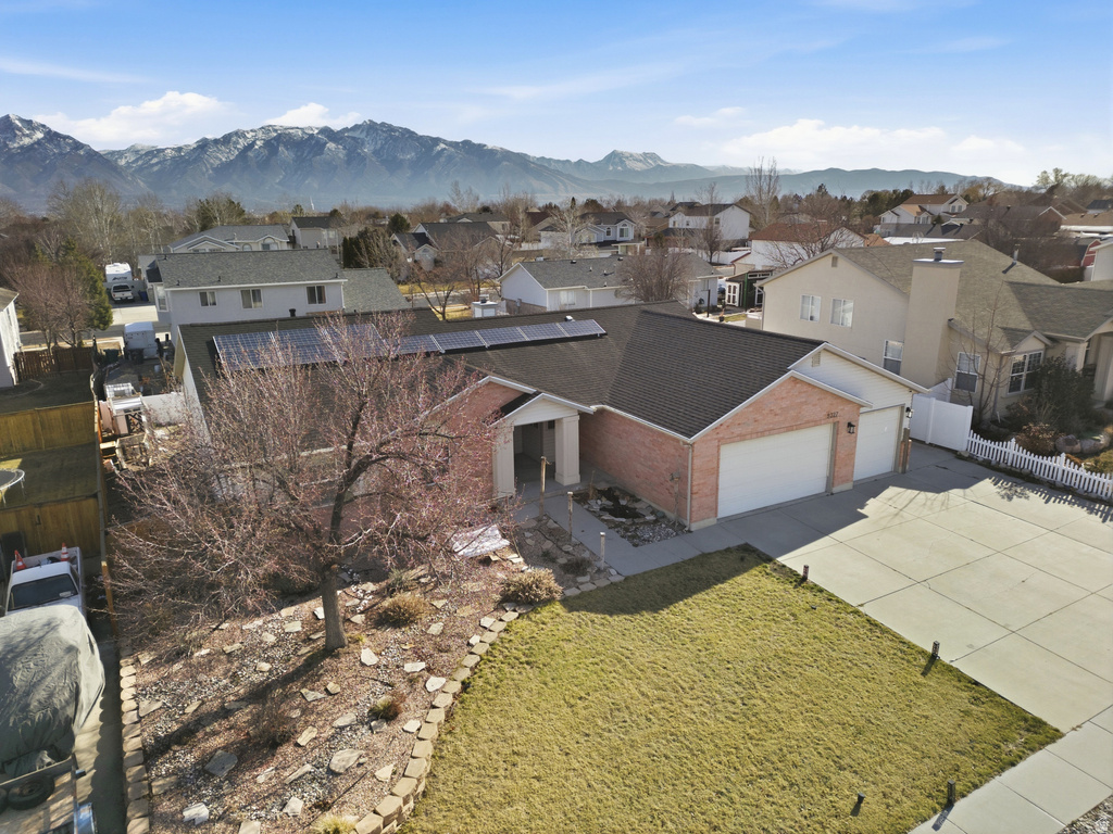 9327 S UINTA HILLS DR West Jordan, UT 84088