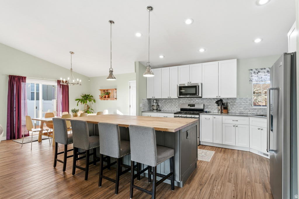 9327 S UINTA HILLS DR West Jordan, UT 84088