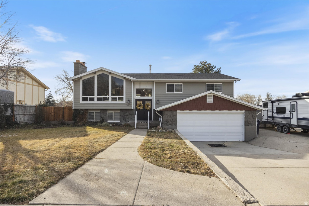 9472 S FOX HUNT DR Sandy, UT 84092