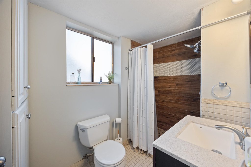 9472 S FOX HUNT DR Sandy, UT 84092