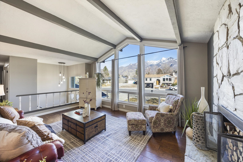 9472 S FOX HUNT DR Sandy, UT 84092