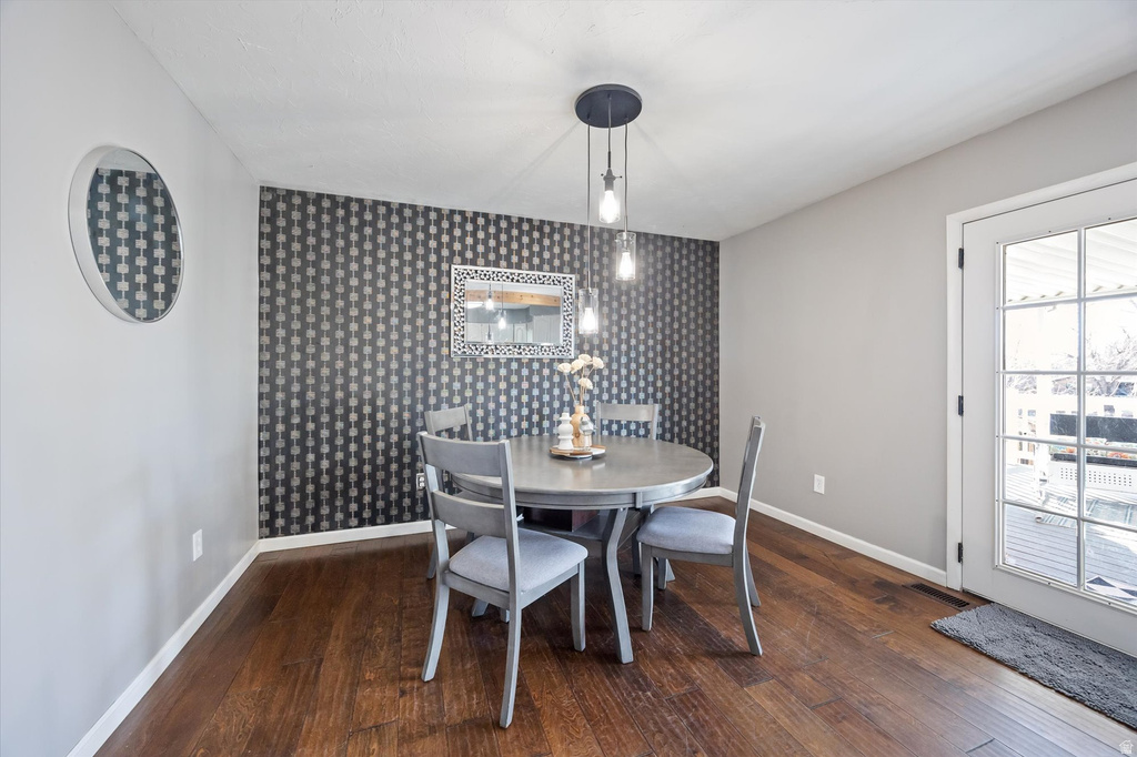 9472 S FOX HUNT DR Sandy, UT 84092