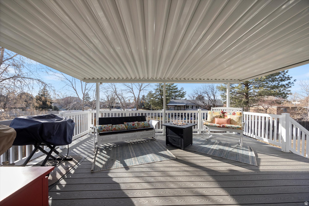 9472 S FOX HUNT DR Sandy, UT 84092