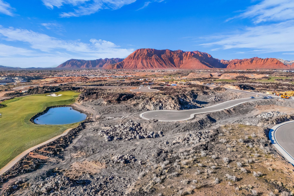 2431  PHIL SMITH CT Santa Clara, UT 84765