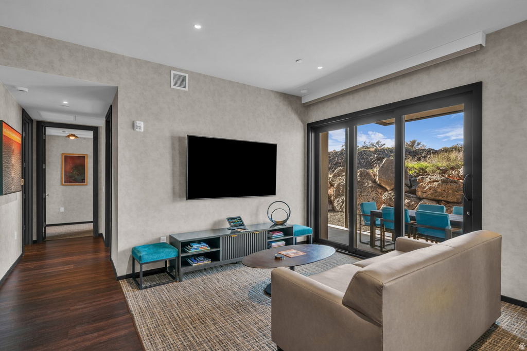 1400 E BLACK DESERT DR photo 2