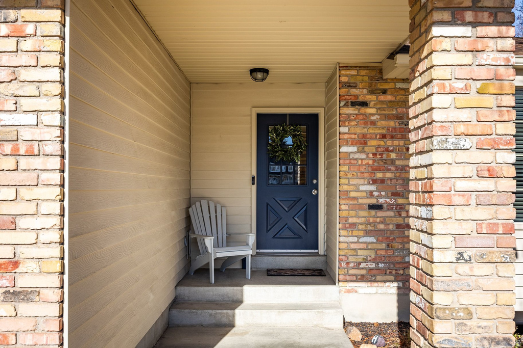 9206 S STERLING DR Sandy, UT 84093