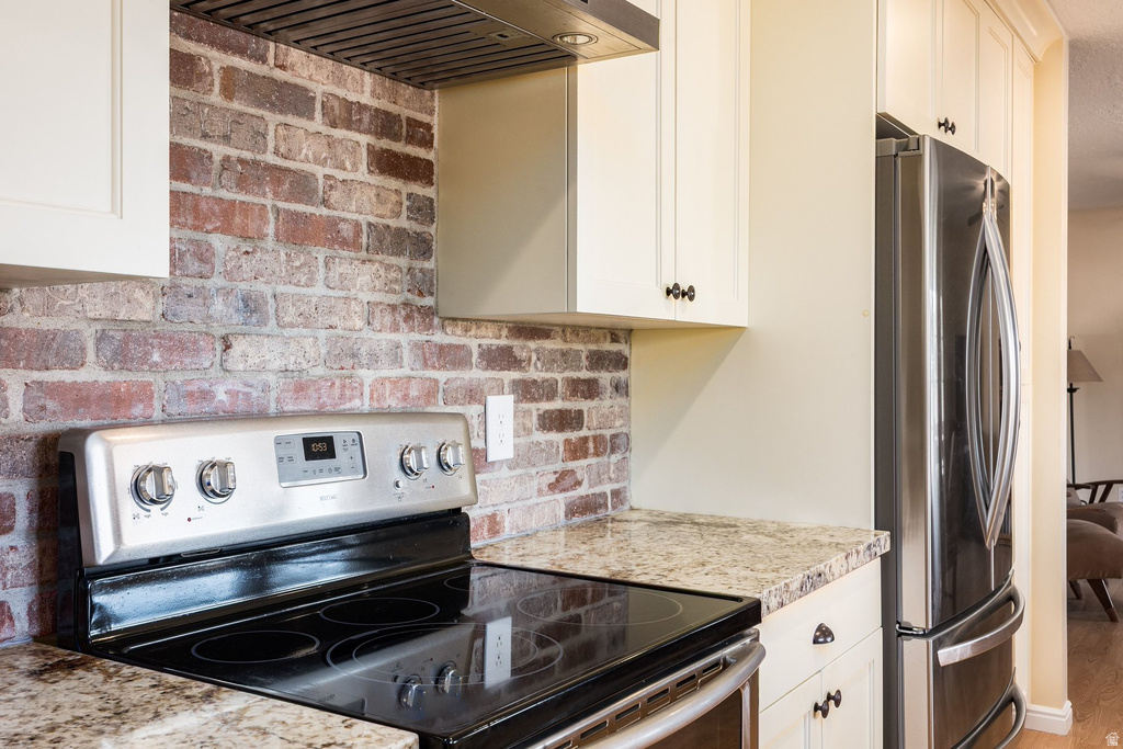 9206 S STERLING DR Sandy, UT 84093