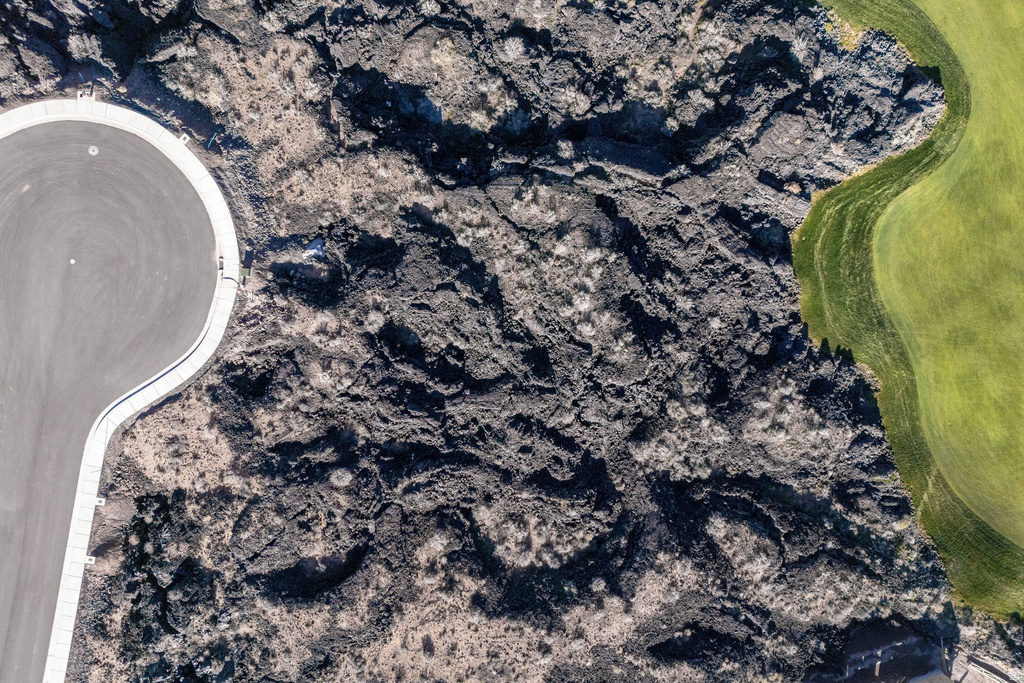 2442 S SOUTH VILLAGE DR Santa Clara, UT 84765