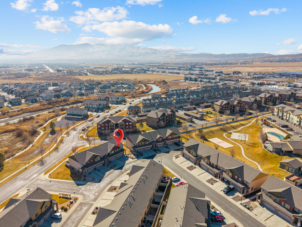 233 E BAYCREST DR Saratoga Springs, UT 84045