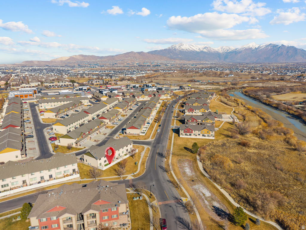 233 E BAYCREST DR Saratoga Springs, UT 84045