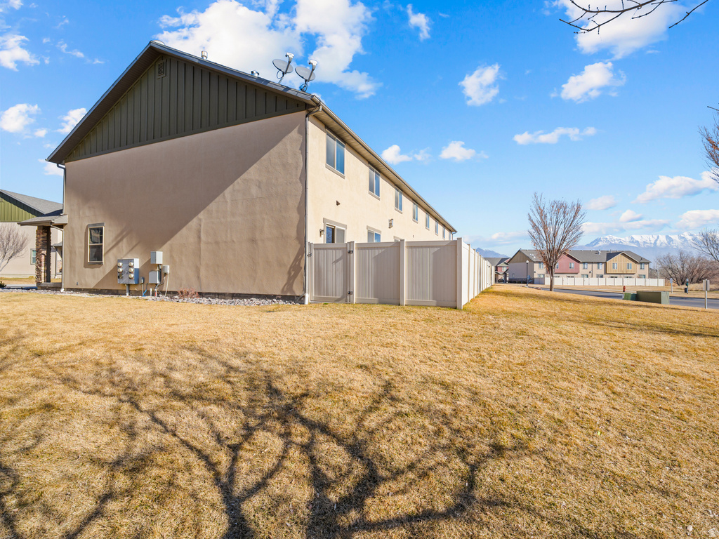 233 E BAYCREST DR Saratoga Springs, UT 84045