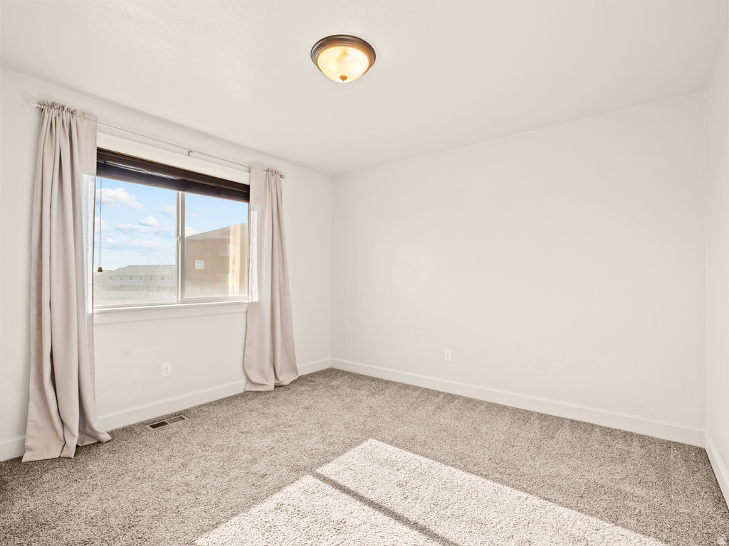 233 E BAYCREST DR Saratoga Springs, UT 84045