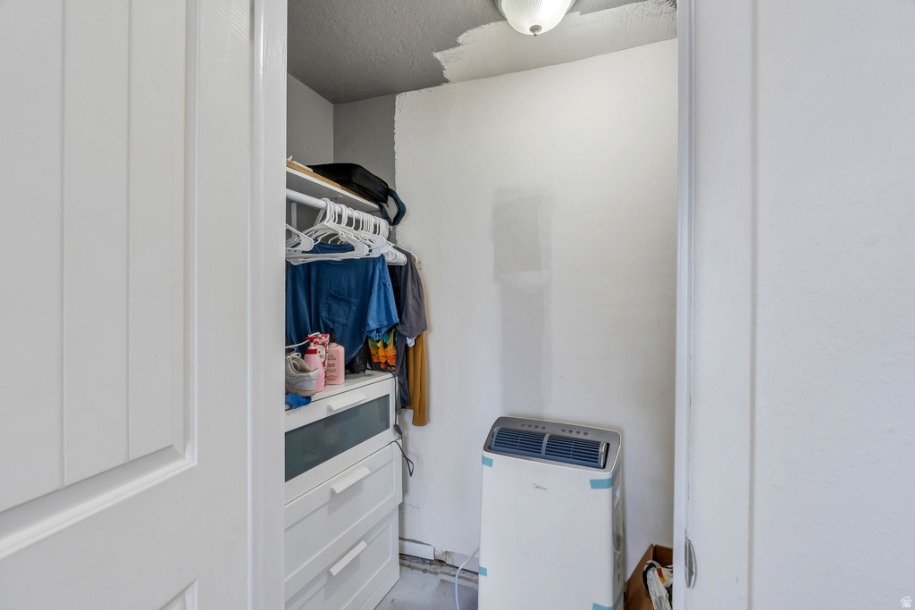 6266 S MARGRAY DR Taylorsville, UT 84129