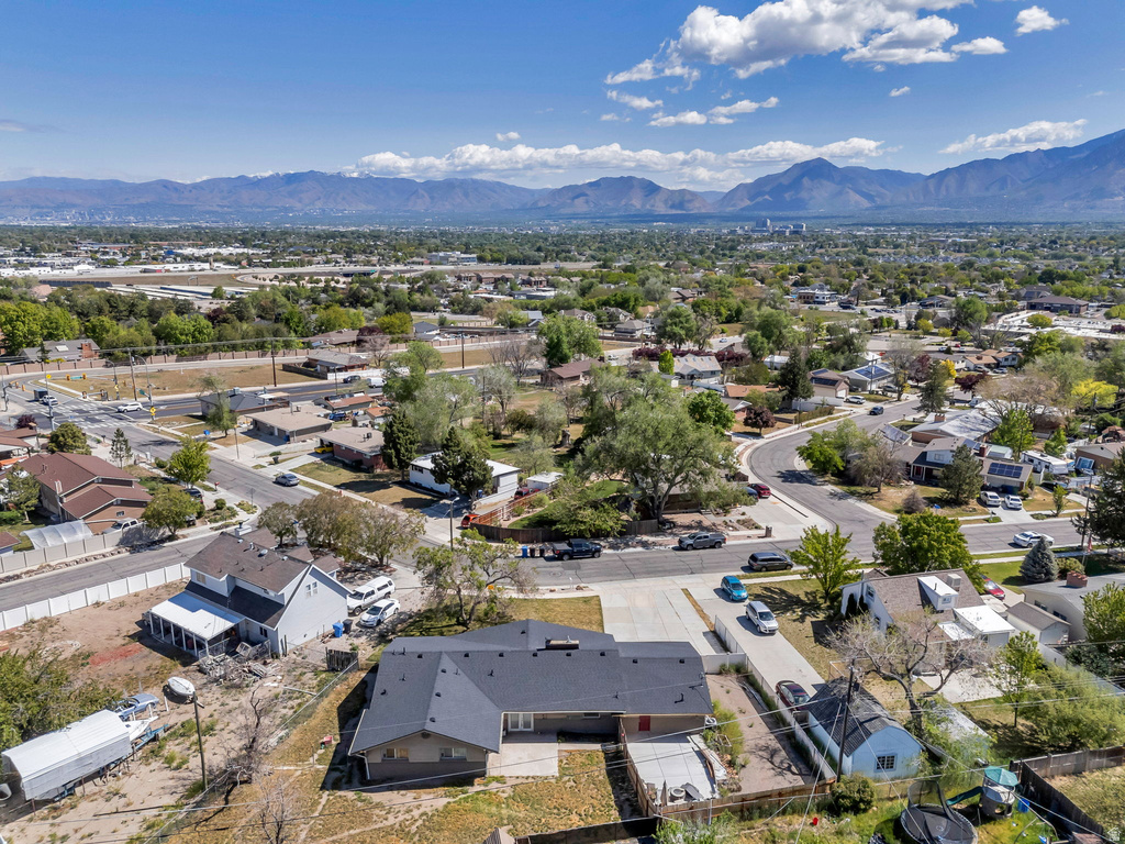 6266 S MARGRAY DR Taylorsville, UT 84129