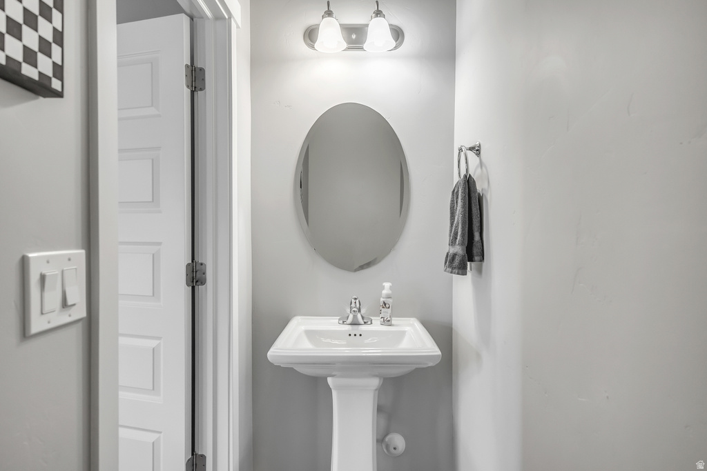 36 W TYTUS DR Murray, UT 84107