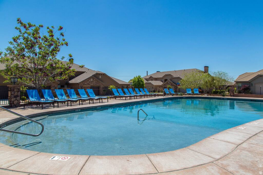 2063 N CORAL RIDGE DR Washington, UT 84780