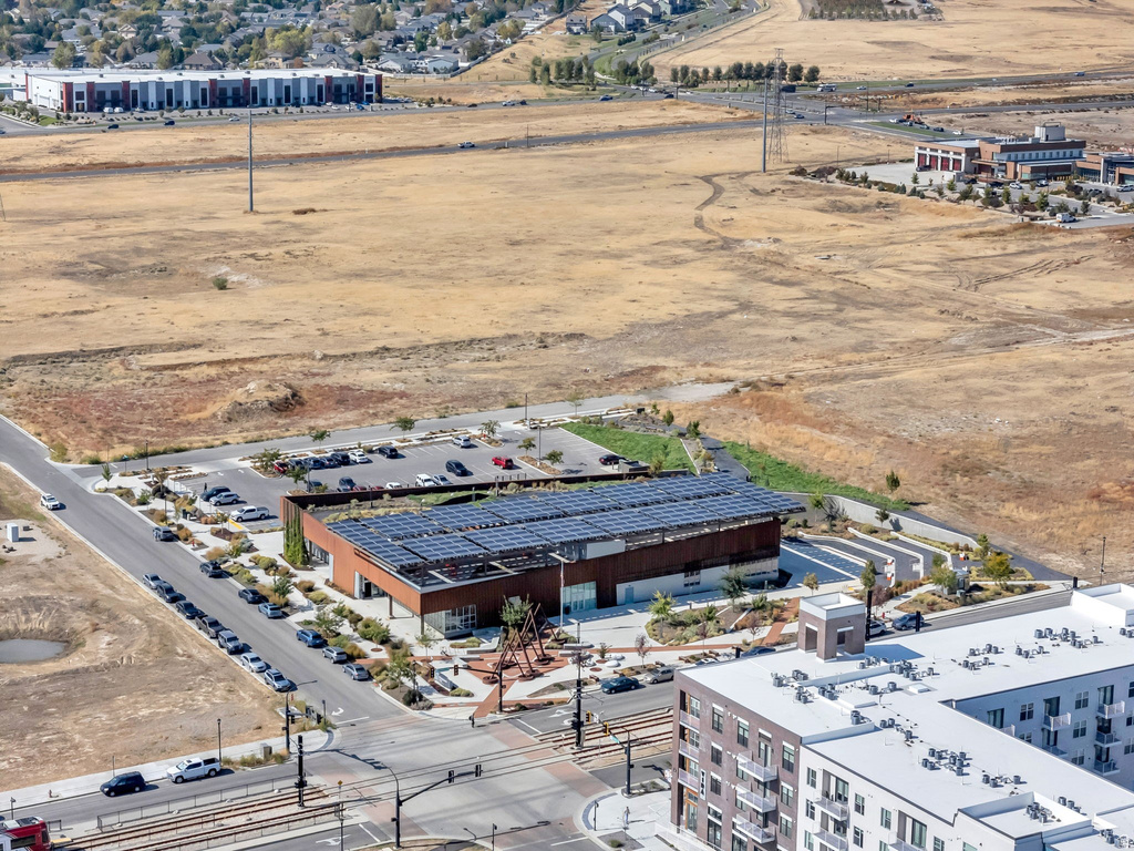 5192 W BLACK TWIG DR #D306 South Jordan, UT 84009