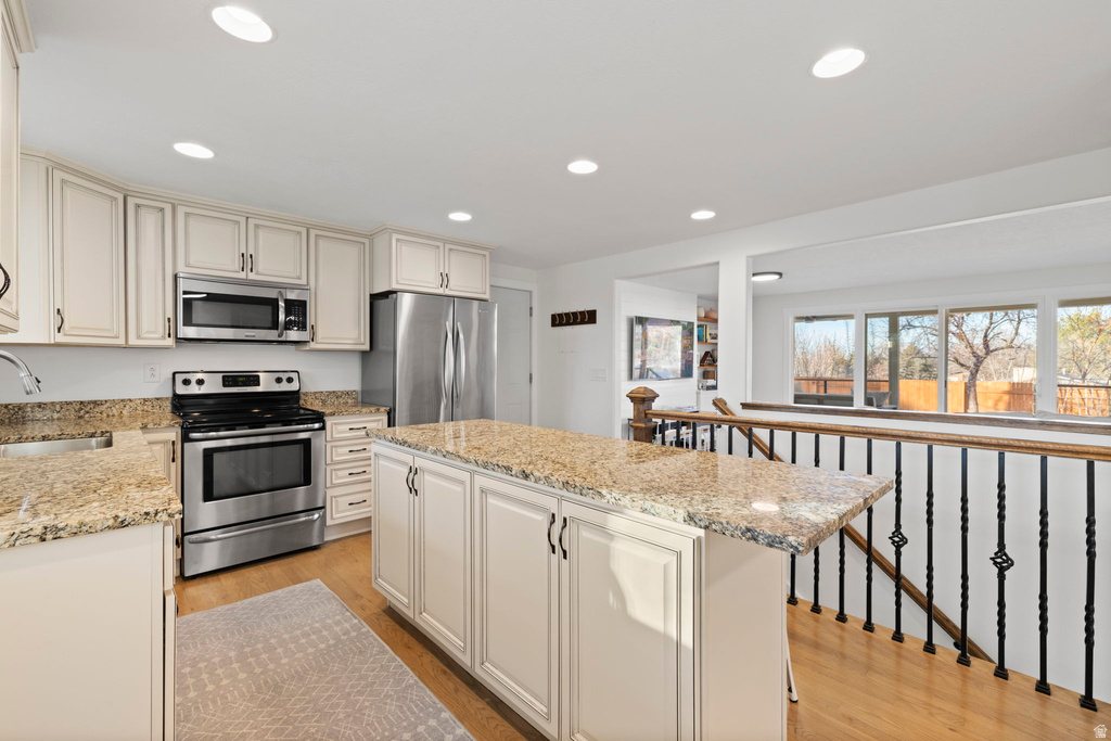 1611 E DEAUVILLE AVE Murray, UT 84121