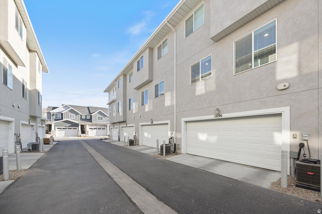 15196 S WILD HORSE WAY Bluffdale, UT 84065