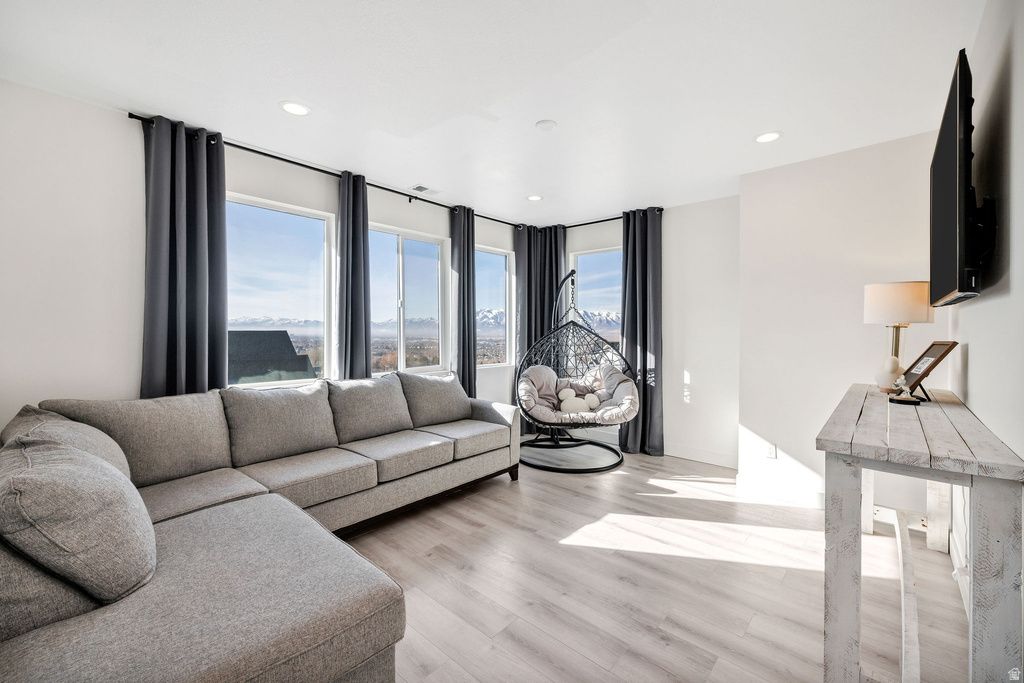 94 S 950 E Hyde Park, UT 84318