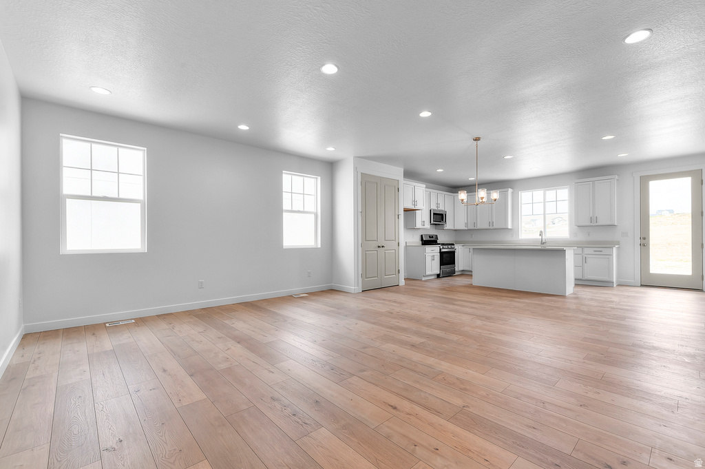 1867 E MOHO MTN Eagle Mountain, UT 84005