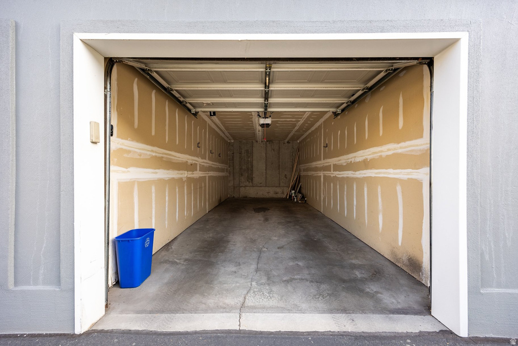 3992 S CHASE BROOKE LN #102 Salt Lake City, UT 84107