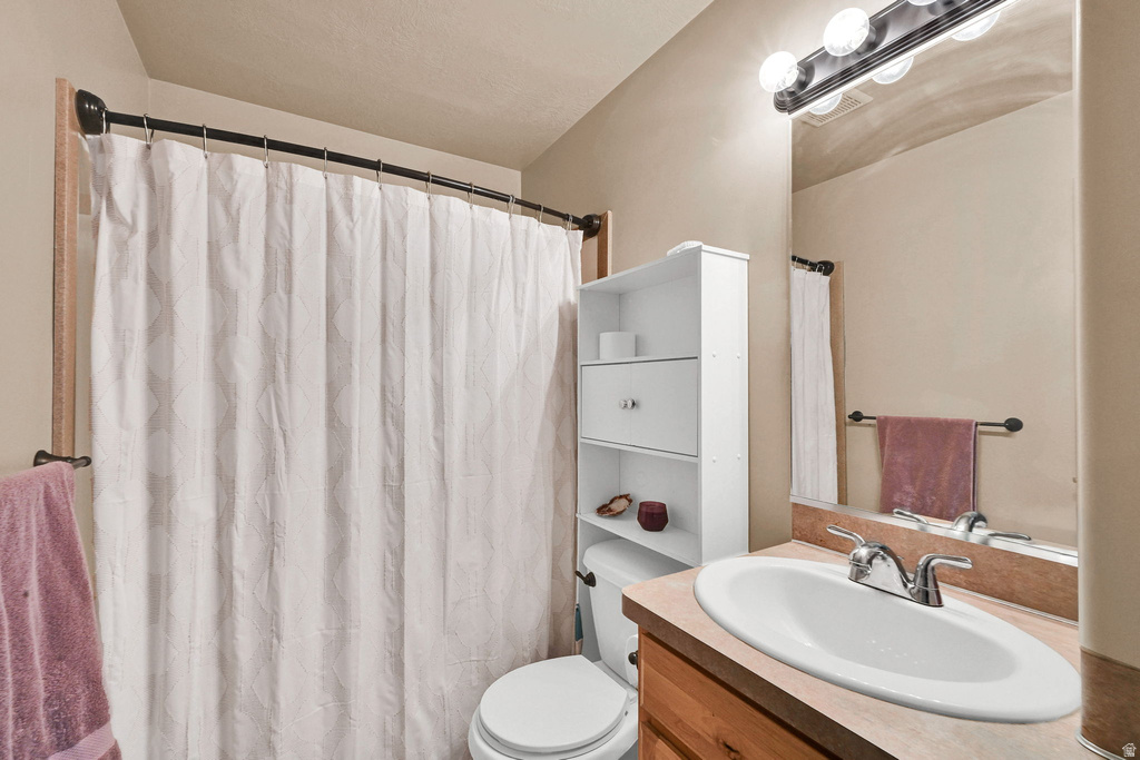 5585 S 6950 W Hooper, UT 84315