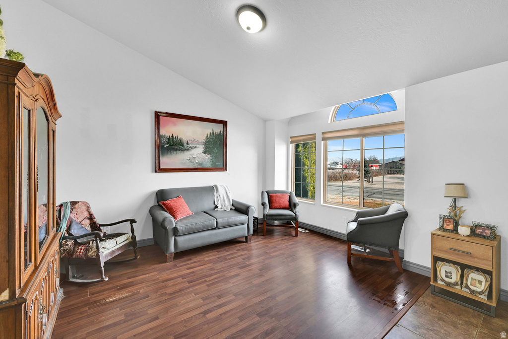 5585 S 6950 W Hooper, UT 84315