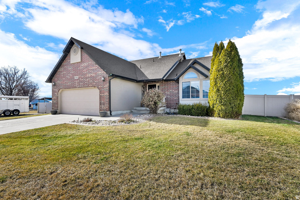 5585 S 6950 W Hooper, UT 84315