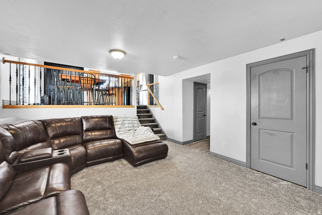 5585 S 6950 W Hooper, UT 84315