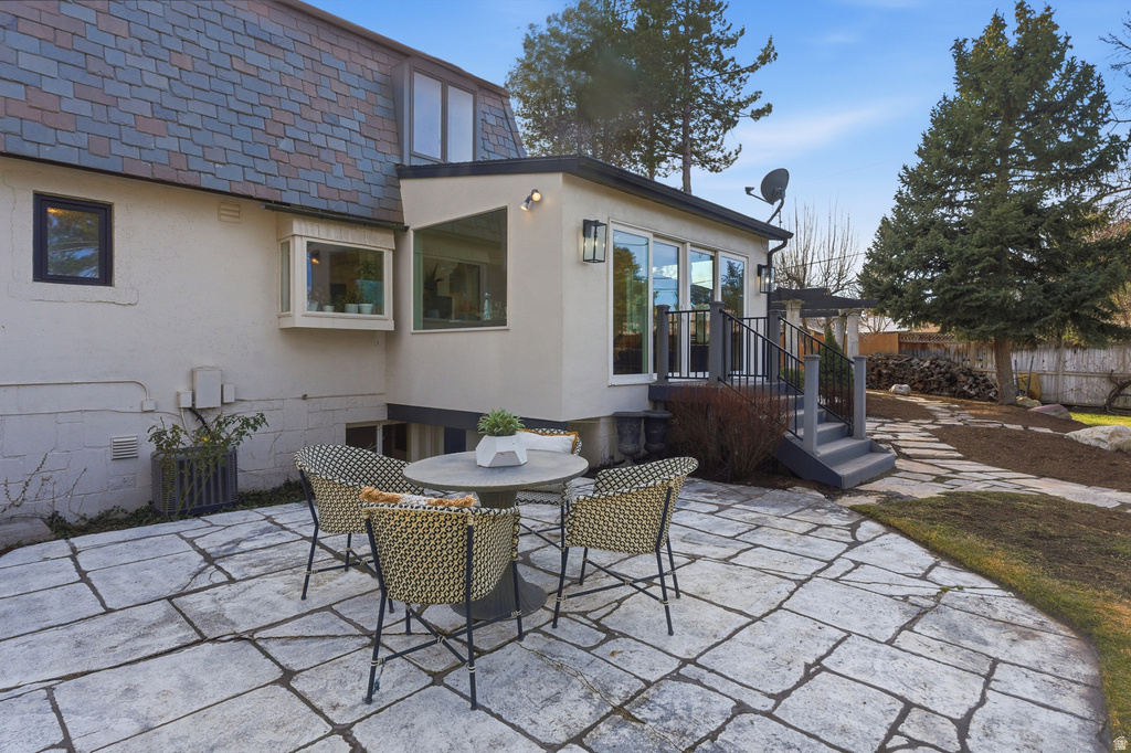 5308 S BAYWOOD CIR Holladay, UT 84117