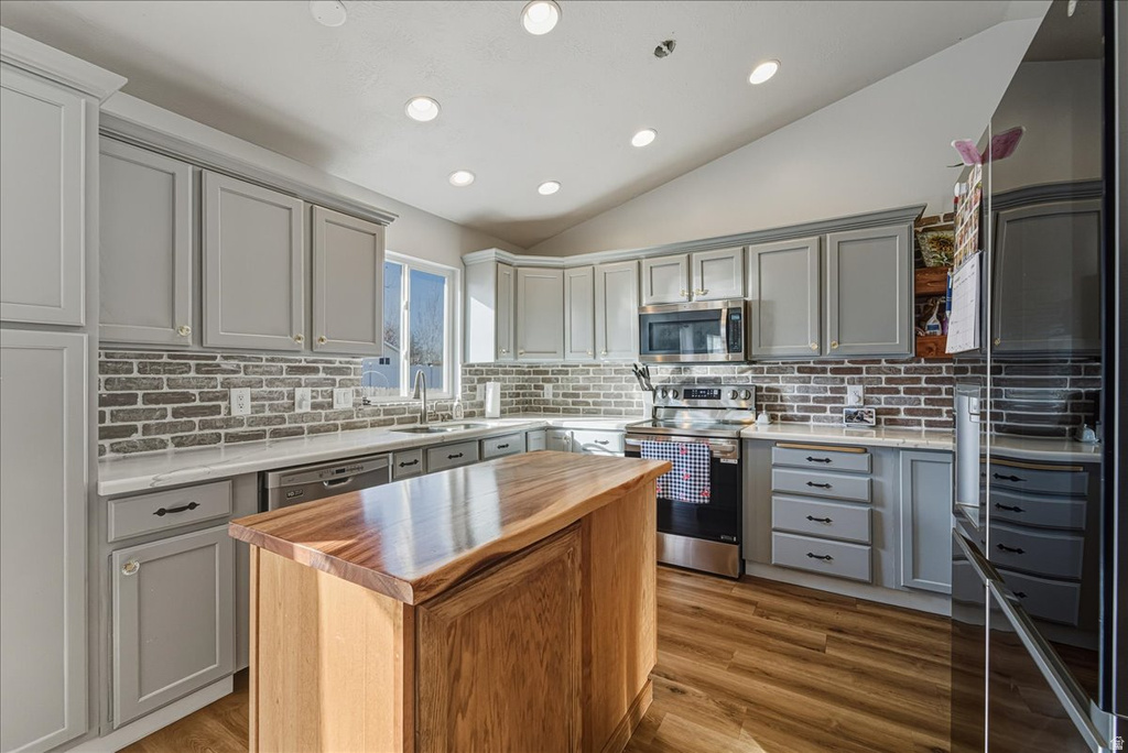 472 E 1420 N Tooele, UT 84074