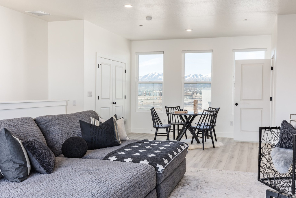 11082 S LAKE RUN RD South Jordan, UT 84009