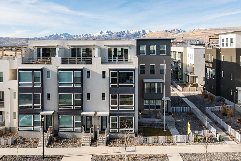 11082 S LAKE RUN RD South Jordan, UT 84009