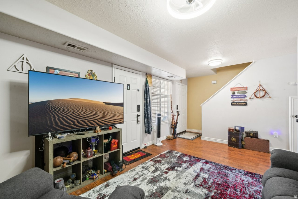 179 W 2525 N Harrisville, UT 84414