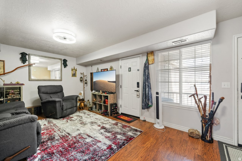 179 W 2525 N Harrisville, UT 84414