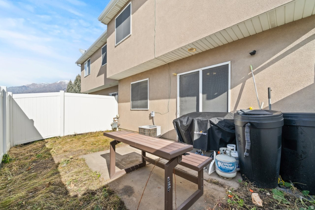 179 W 2525 N Harrisville, UT 84414