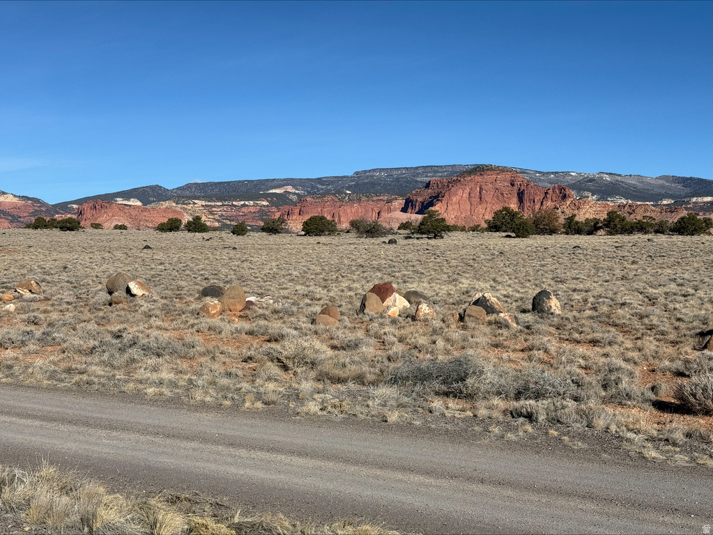 829 E 200 N Torrey, UT 84775