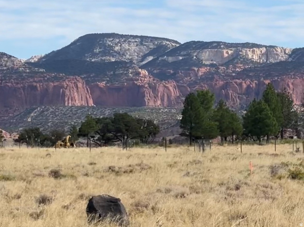 829 E 200 N Torrey, UT 84775