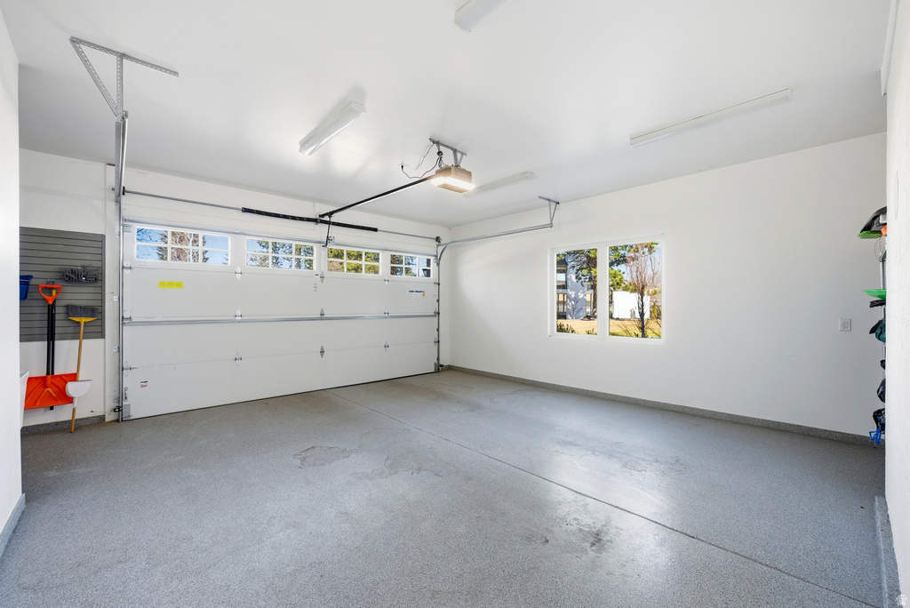 2152 E CREEK RD Sandy, UT 84093