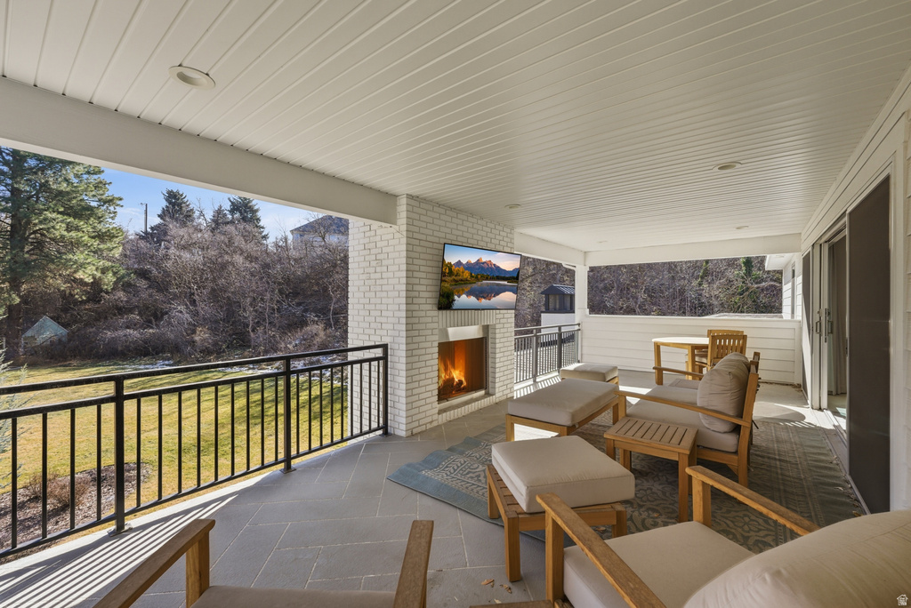 2152 E CREEK RD Sandy, UT 84093