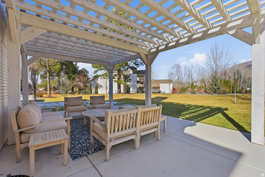 2152 E CREEK RD Sandy, UT 84093