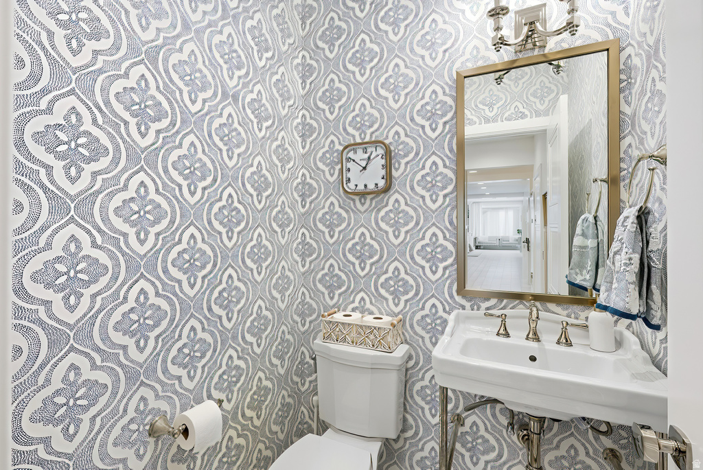 2152 E CREEK RD Sandy, UT 84093