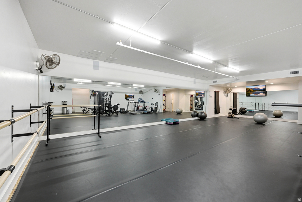 2152 E CREEK RD Sandy, UT 84093