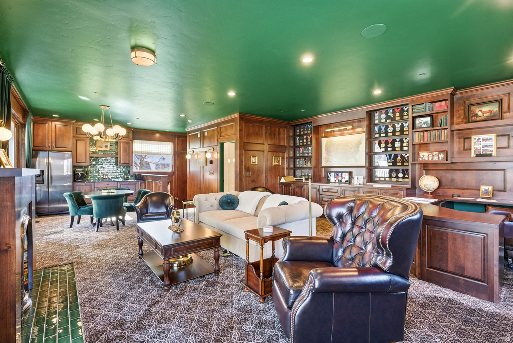 2152 E CREEK RD Sandy, UT 84093