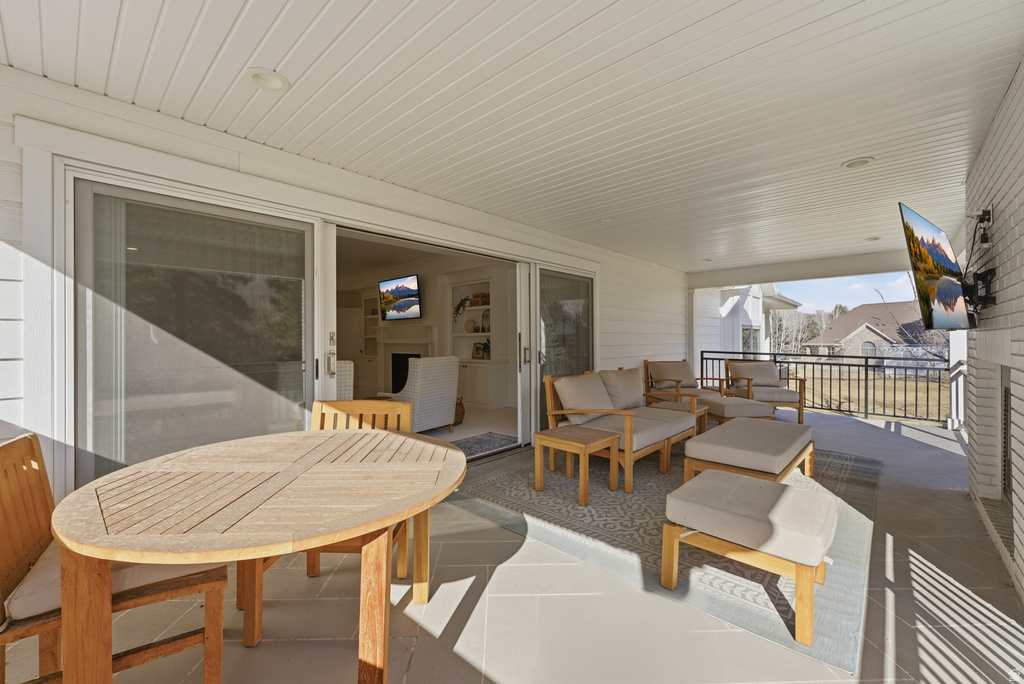 2152 E CREEK RD Sandy, UT 84093