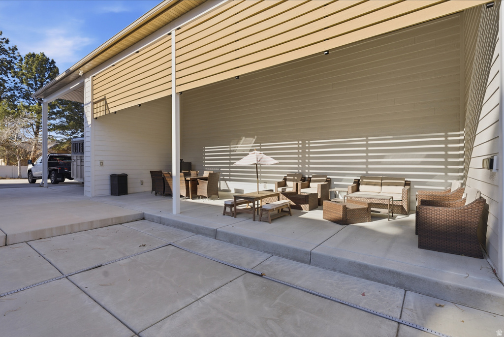 2152 E CREEK RD Sandy, UT 84093