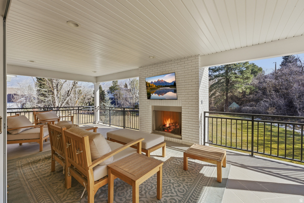 2152 E CREEK RD Sandy, UT 84093